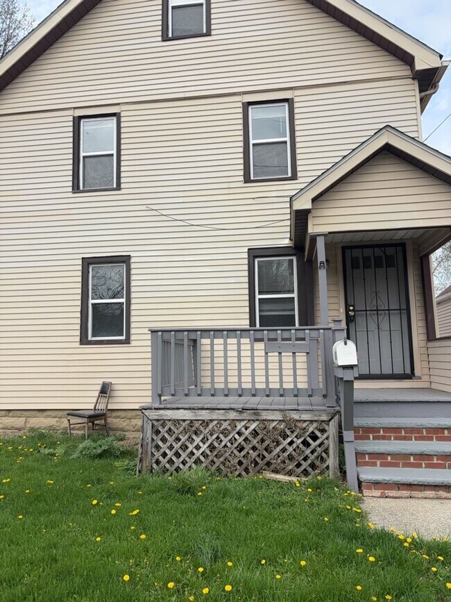 Building Photo - Spacious 5-Bedroom Home with Detached Garage