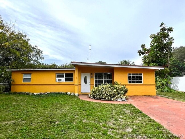 Building Photo - 112 Newton Rd
