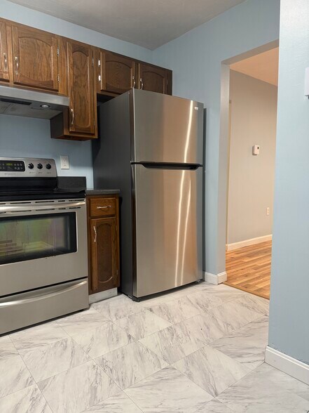 Building Photo - 83 Highwood Dr