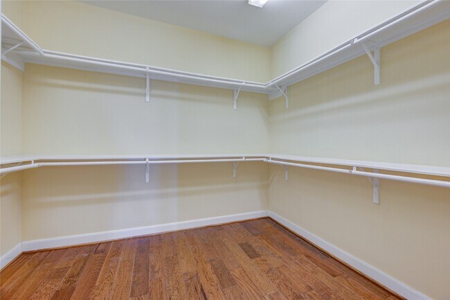 Building Photo - 26311 Parkman Grove Dr