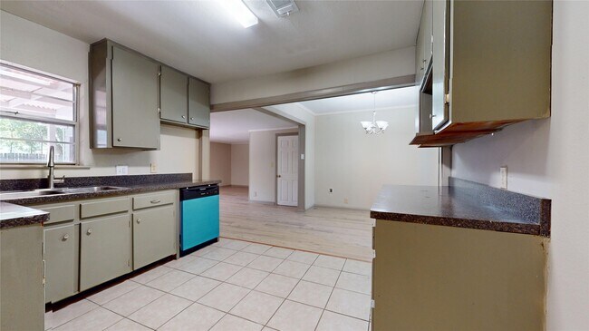 Building Photo - 1501 13th St N