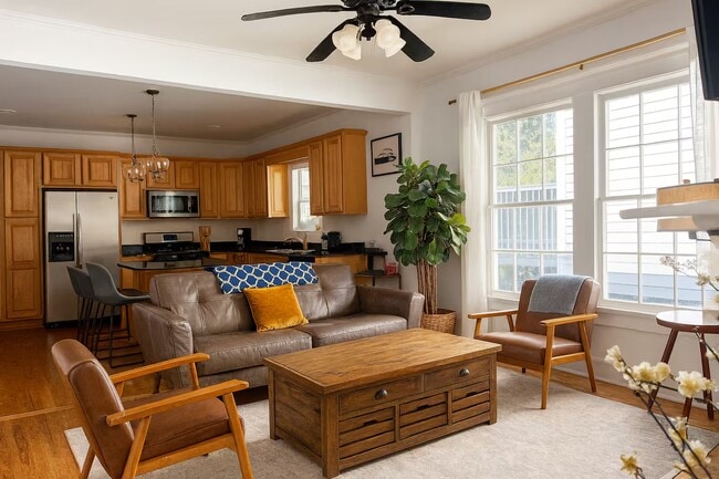 Building Photo - 1084 Kirkwood Ave SE