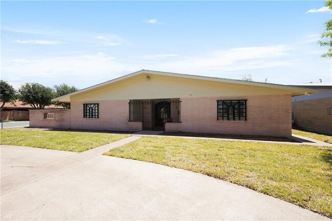 Primary Photo - 612 N Ware Rd