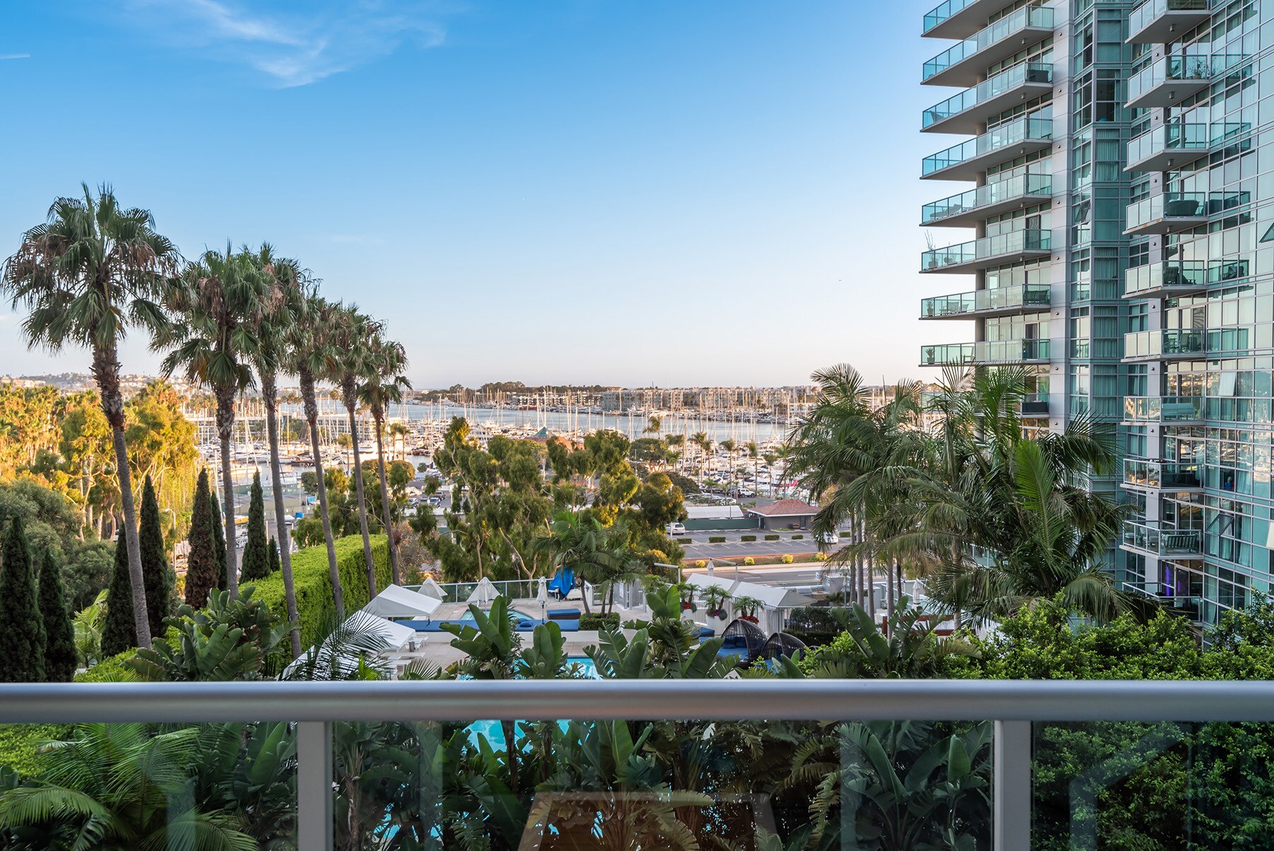 Building Photo - 13650 marina pointe Dr