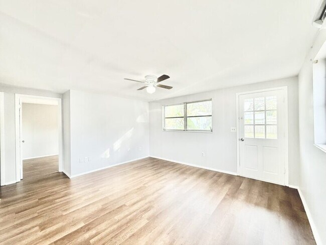 Building Photo - 2611 41st Ave N