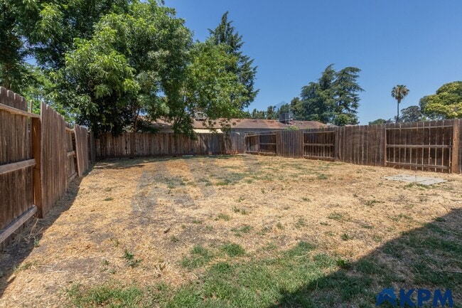 Building Photo - Updated 2-Story, 3 Bedroom 2.5 Bath Single...