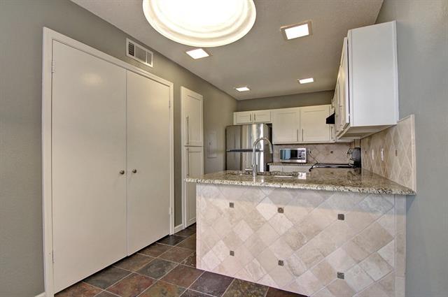 Building Photo - 4242 N Capistrano Dr