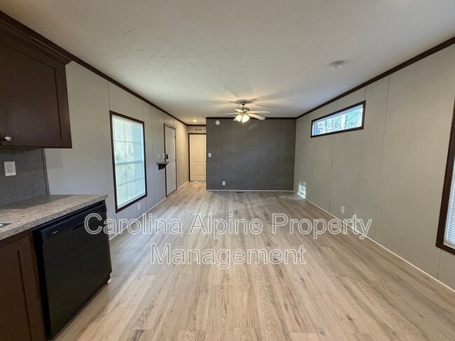 Building Photo - 786 Skylark Ln