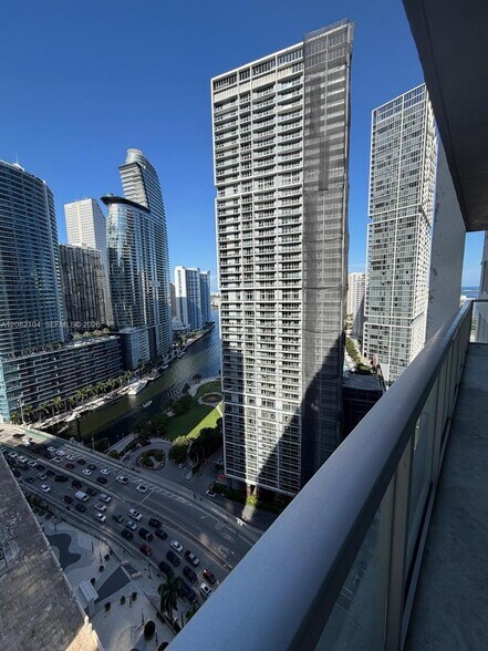 Building Photo - 500 Brickell Ave