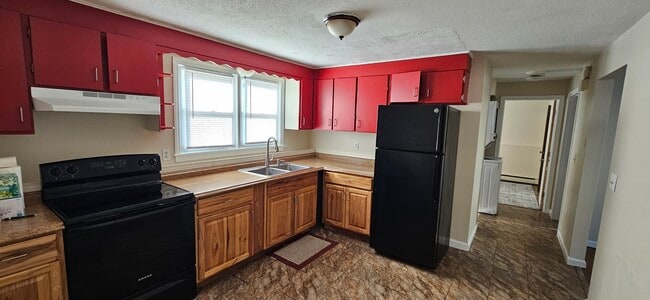 Primary Photo - 305 E High St