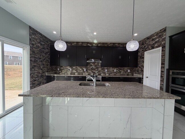 Building Photo - Newly Built 4-Bedroom Home for Rent in Old Heritage Neighborhood – Shelbyville, KY