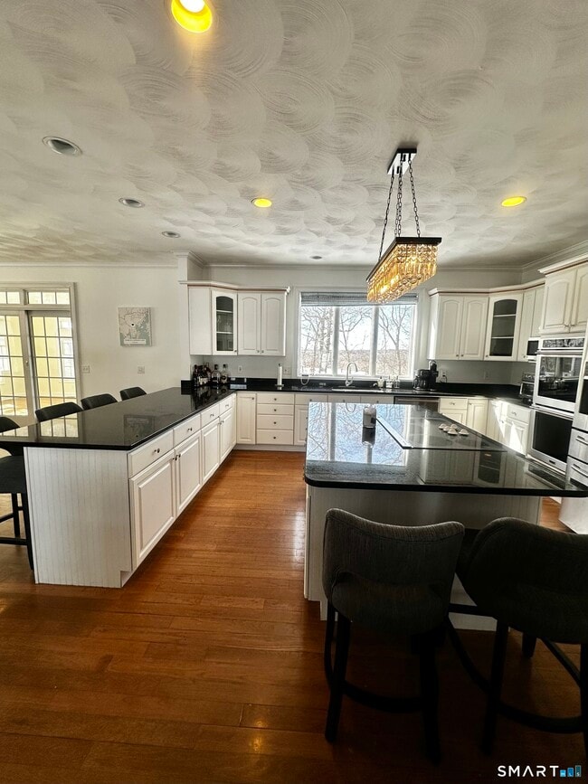 Building Photo - 9 Leeward Ln