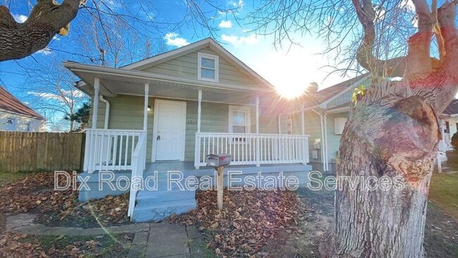 Primary Photo - 1219 Azel Ave