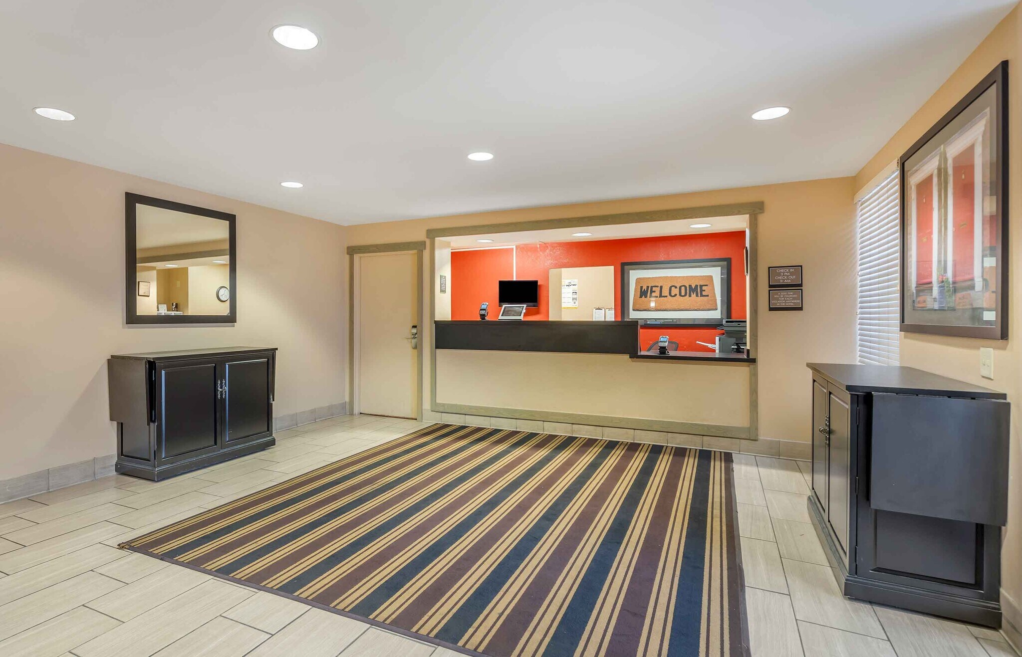 Building Photo - Furnished Studio-Chicago - Lombard - Yorktown Center