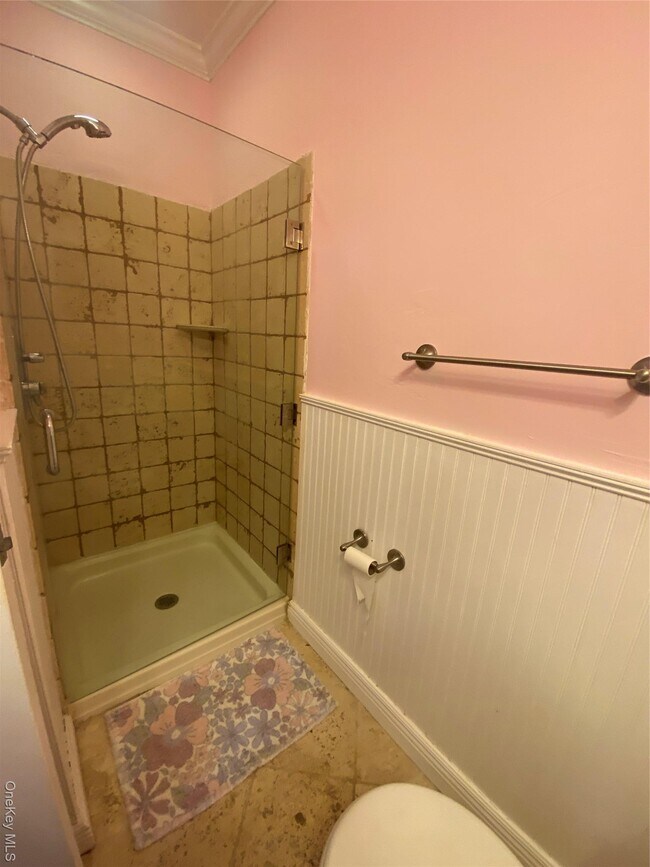 Building Photo - 100 W Broadway