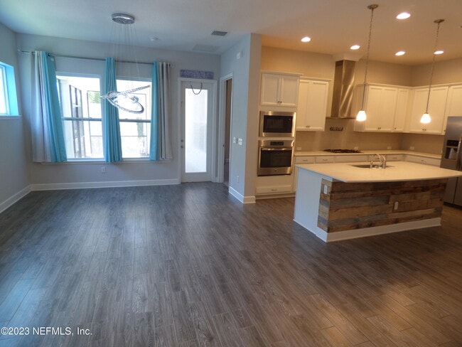 Building Photo - 92 Archwood Dr