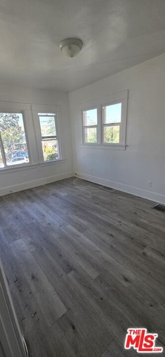 Building Photo - 712 W 46th St