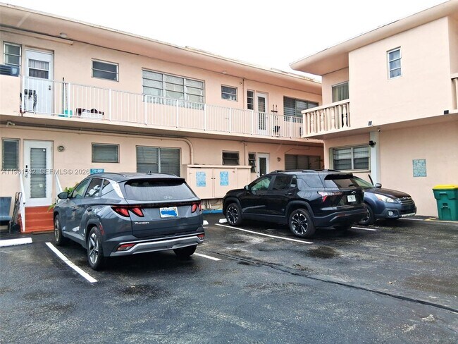 Building Photo - 7860 Harding Ave