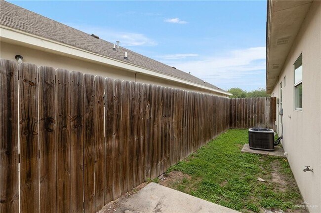 Building Photo - 2912 Javalina Ave