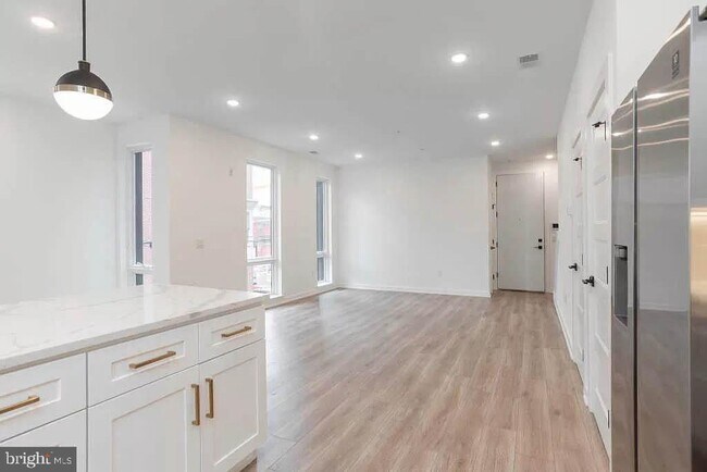 Building Photo - 719 N 16th St