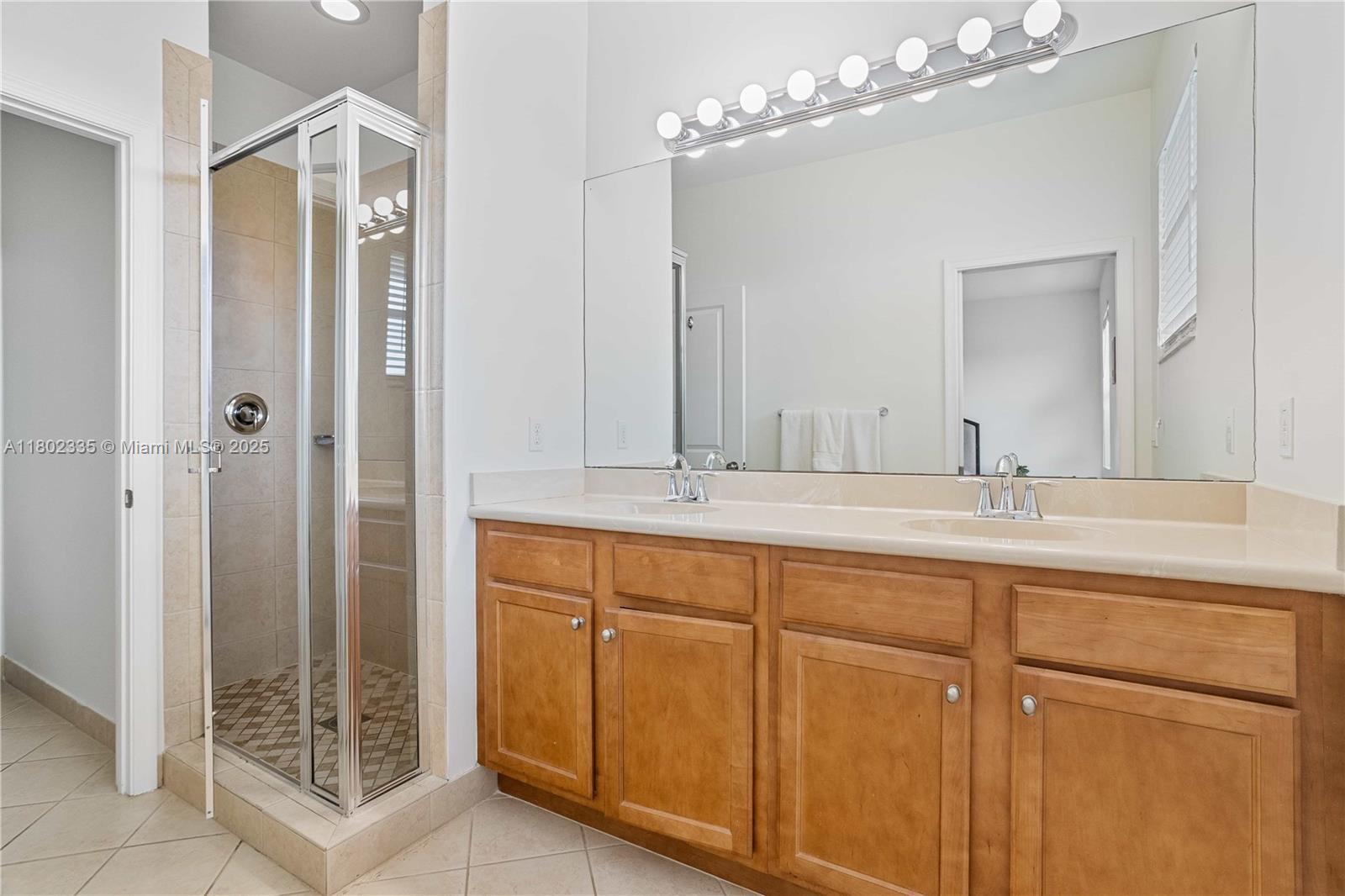 Building Photo - 4023 Cascada Cir
