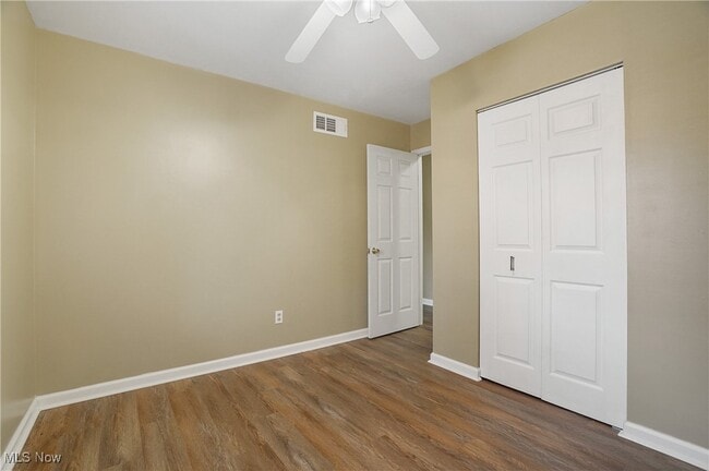 Building Photo - 7429 Sylvan Dr