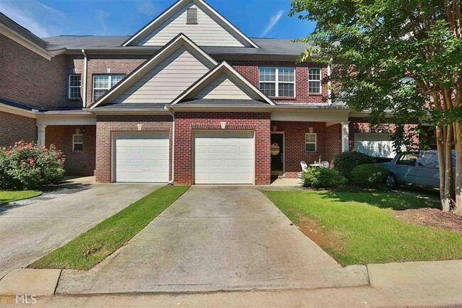 Primary Photo - HOA community, swim/tennis, 2 bed, 2bath, ...