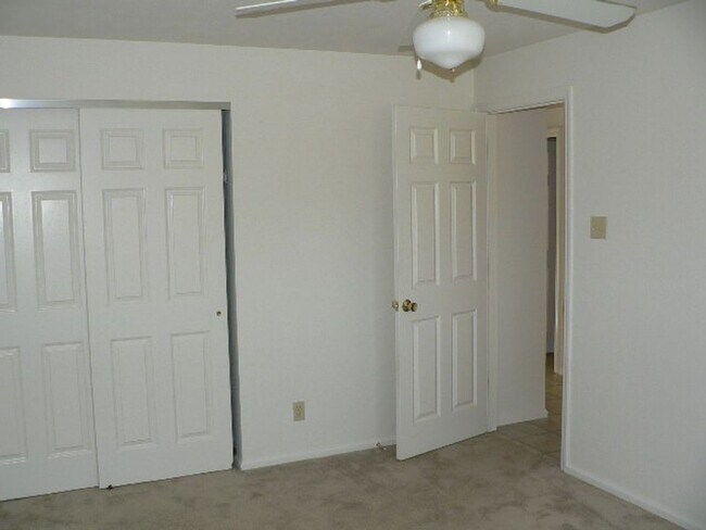 Primary Photo - Hickory House Apt.