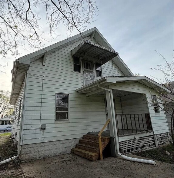 Building Photo - 560 Highland Ave
