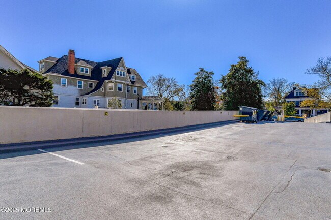 Building Photo - 510 Deal Lake Dr