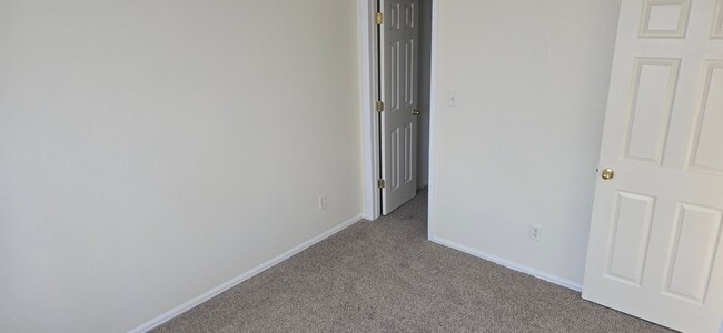 Building Photo - 3007 Acero Ave