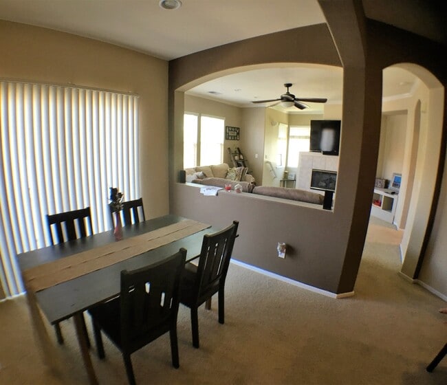 Building Photo - Air Conditioned Oceanside home!!!
