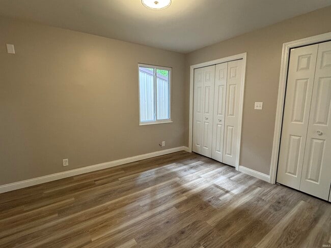 Building Photo - 423 N Cypress St