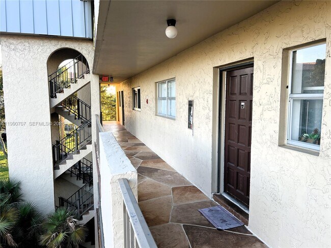 Building Photo - 6301 N Falls Cir Dr