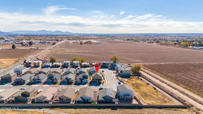 Building Photo - 561 Issa Circle