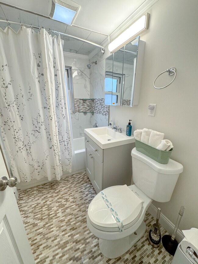 Building Photo - 79 Chestnut St