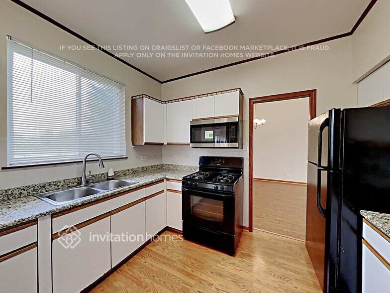 Building Photo - 2176 Edinburgh Ln