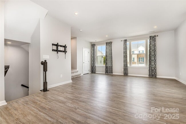 Building Photo - 2523 Grantham Place Dr