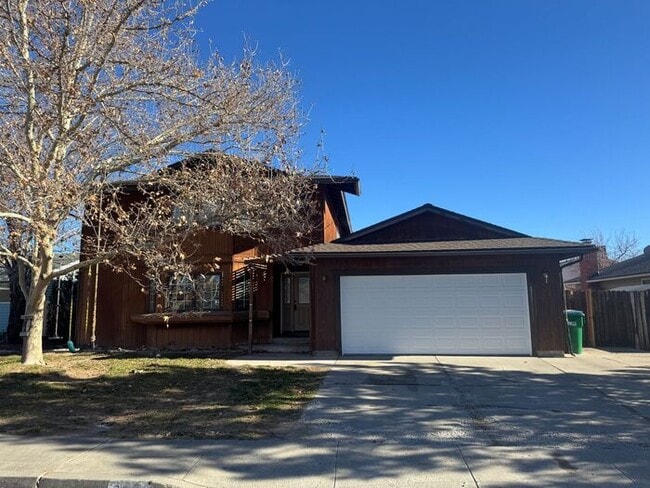 Building Photo - Spacious 5 Bedroom Home in NW Reno with 2 Primary Suites