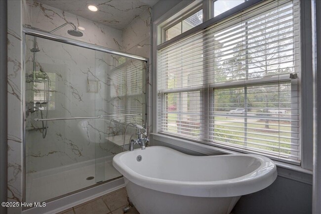 Building Photo - 4003 Auburn Ct