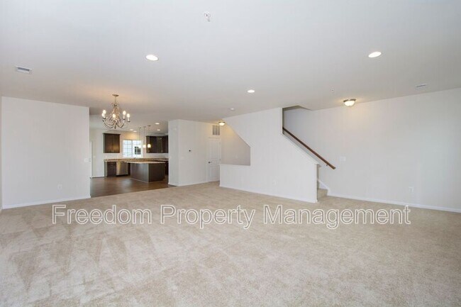 Building Photo - 14894 Mason Creek Cir