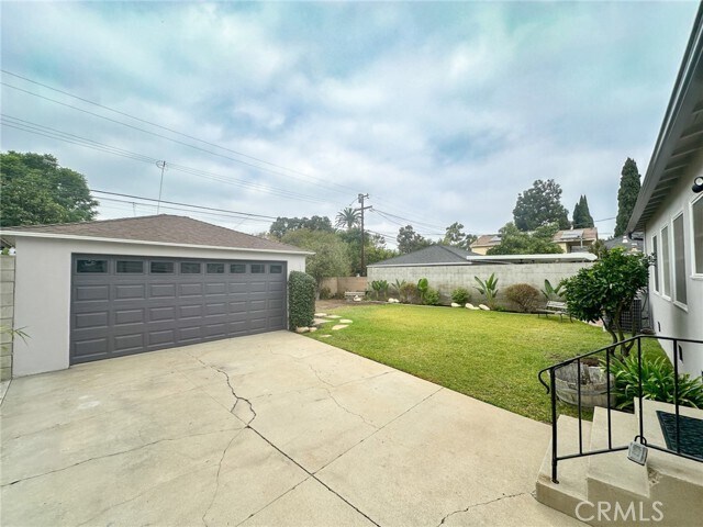 Building Photo - 3627 Orange Dr