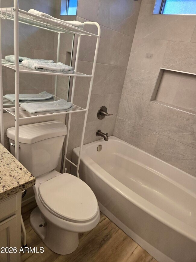 Building Photo - 3033 E Siesta Ln