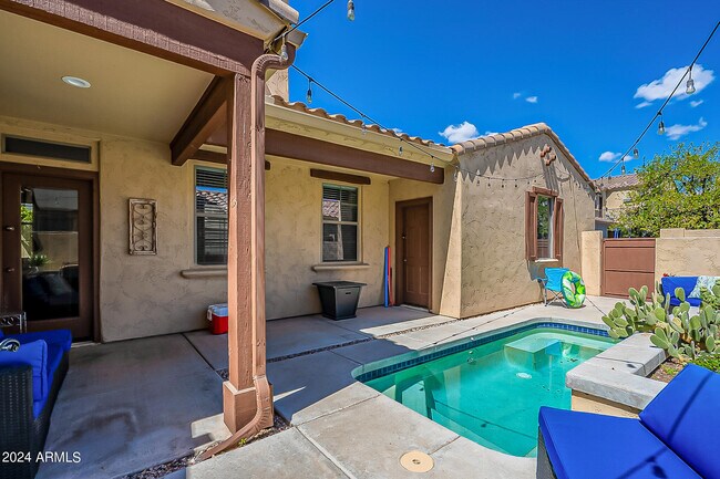 Building Photo - 21124 W Prospector Way