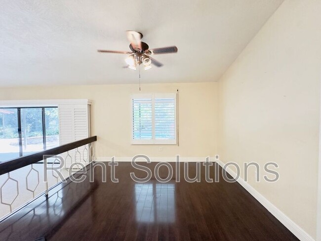 Building Photo - 3015 Tall Pine Dr