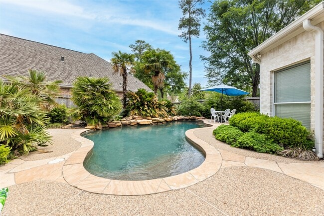 Building Photo - 10 Acorn Cluster Ct