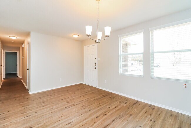 Building Photo - 332 Indian Blanket Dr