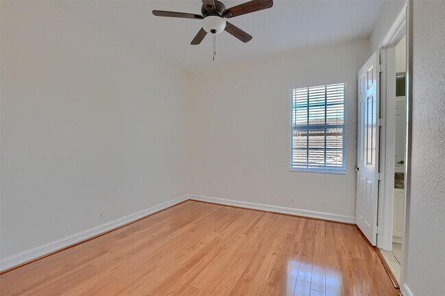 Building Photo - 8290 NW 105th Ln