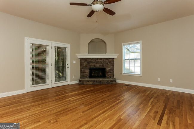Building Photo - 90 Stiles Dr
