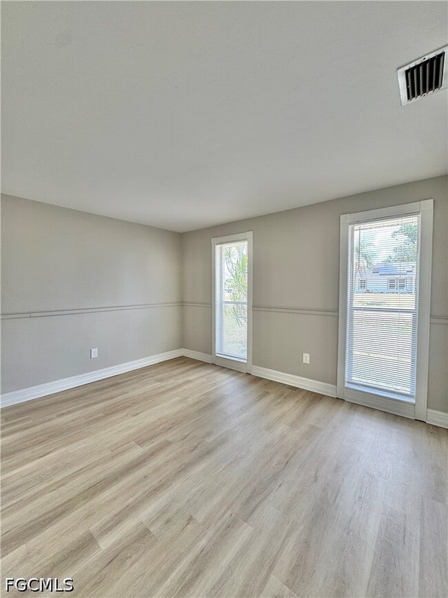 Building Photo - 7346 Captiva Blvd